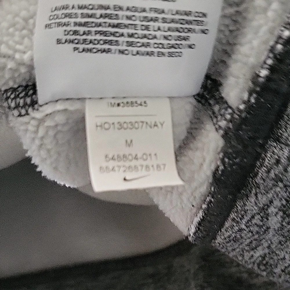 Nike Black and Gray Therma Fit Hoodie Womens Size Medium - Picture 10 of 11